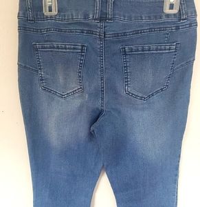 D. Jeans Reposh Size 10